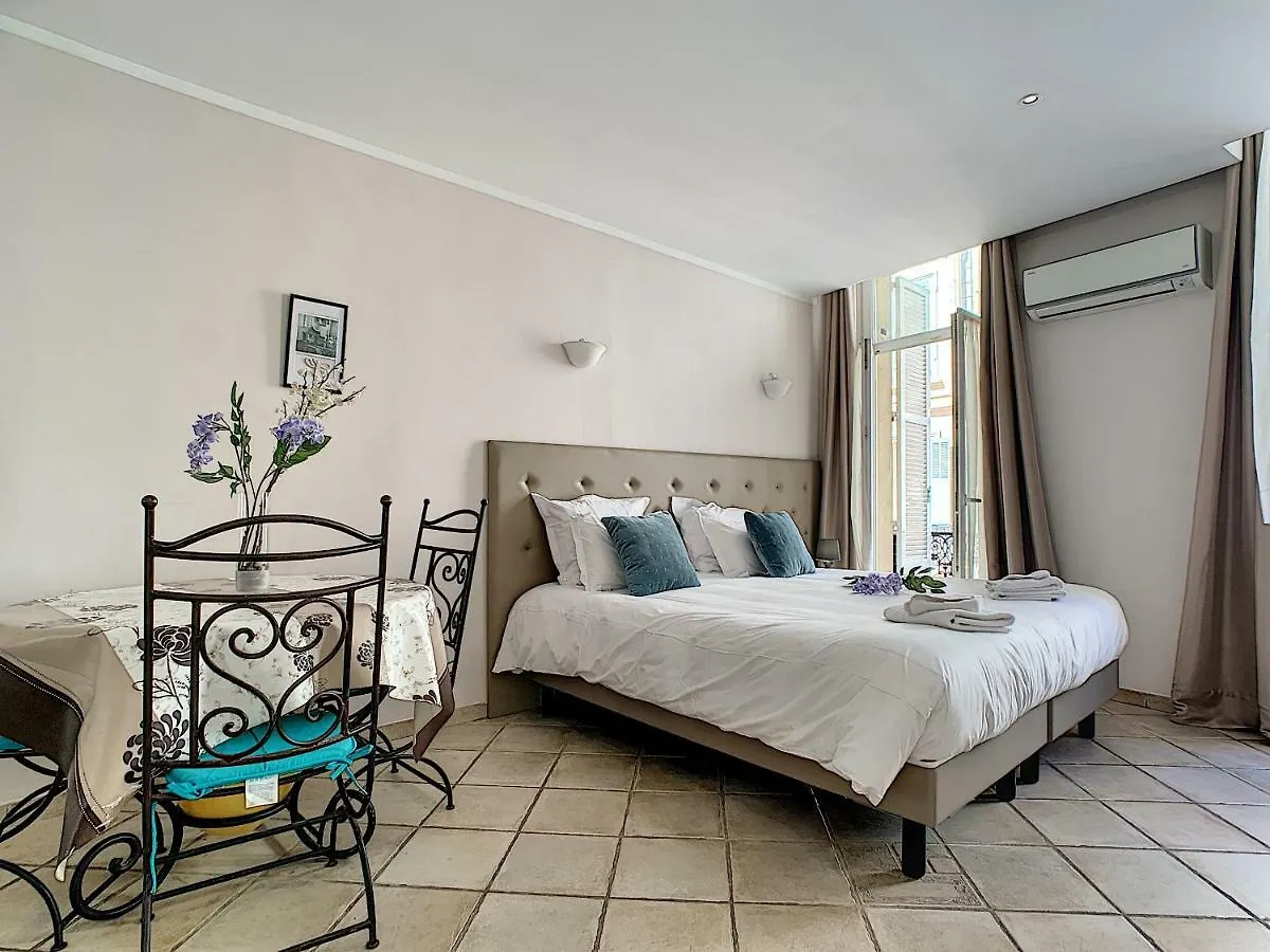 Residence Chryseis Cannes 0*,