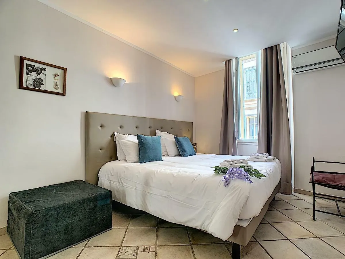 Residence Chryseis Cannes 0*,