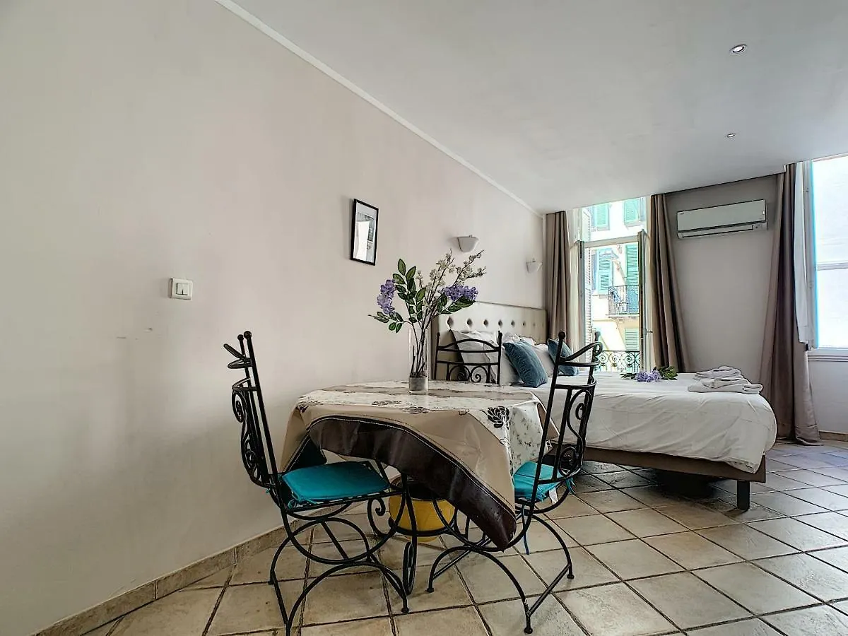Residence Chryseis Cannes 0*,