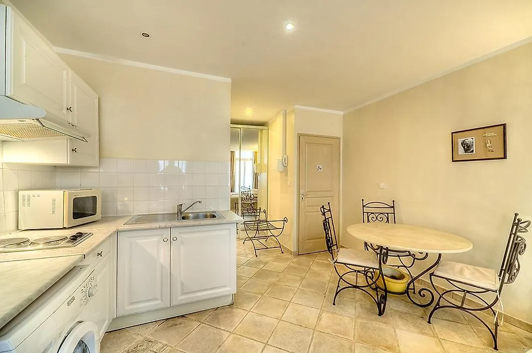 Apartment Residence Chryseis Cannes France